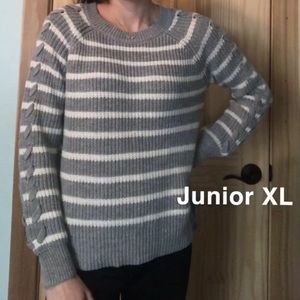 SO sweater juniors XL